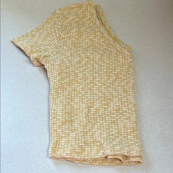 SO Orange Cream Ribbed Crop T-Shirt - Picture 3 of 3